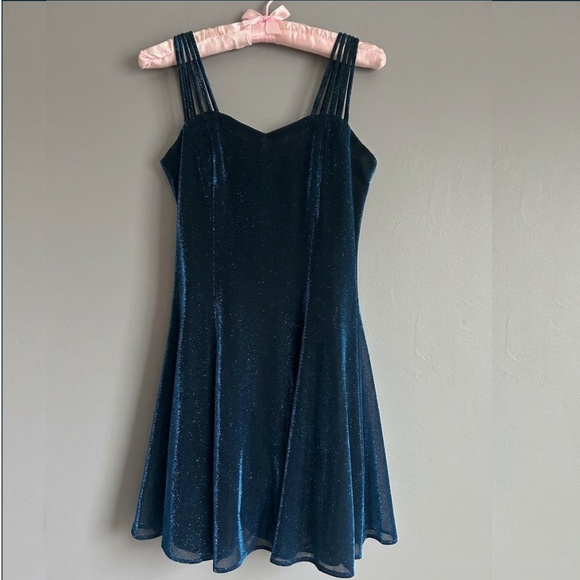 Glittery Blue Sparkle Prom/Cocktail Dress with Vintage Retro Vibe - Picture 3 of 4